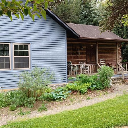 Restored1850S Log Cabin, With Gazebo And Gardens! 1 Mile To Downtown Вівервілл Екстер'єр фото