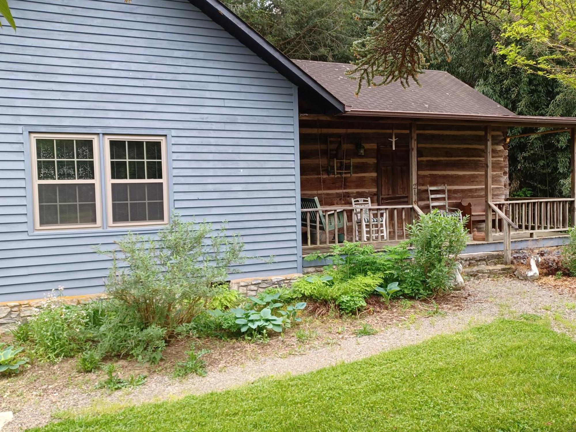 Restored1850S Log Cabin, With Gazebo And Gardens! 1 Mile To Downtown Вівервілл Екстер'єр фото