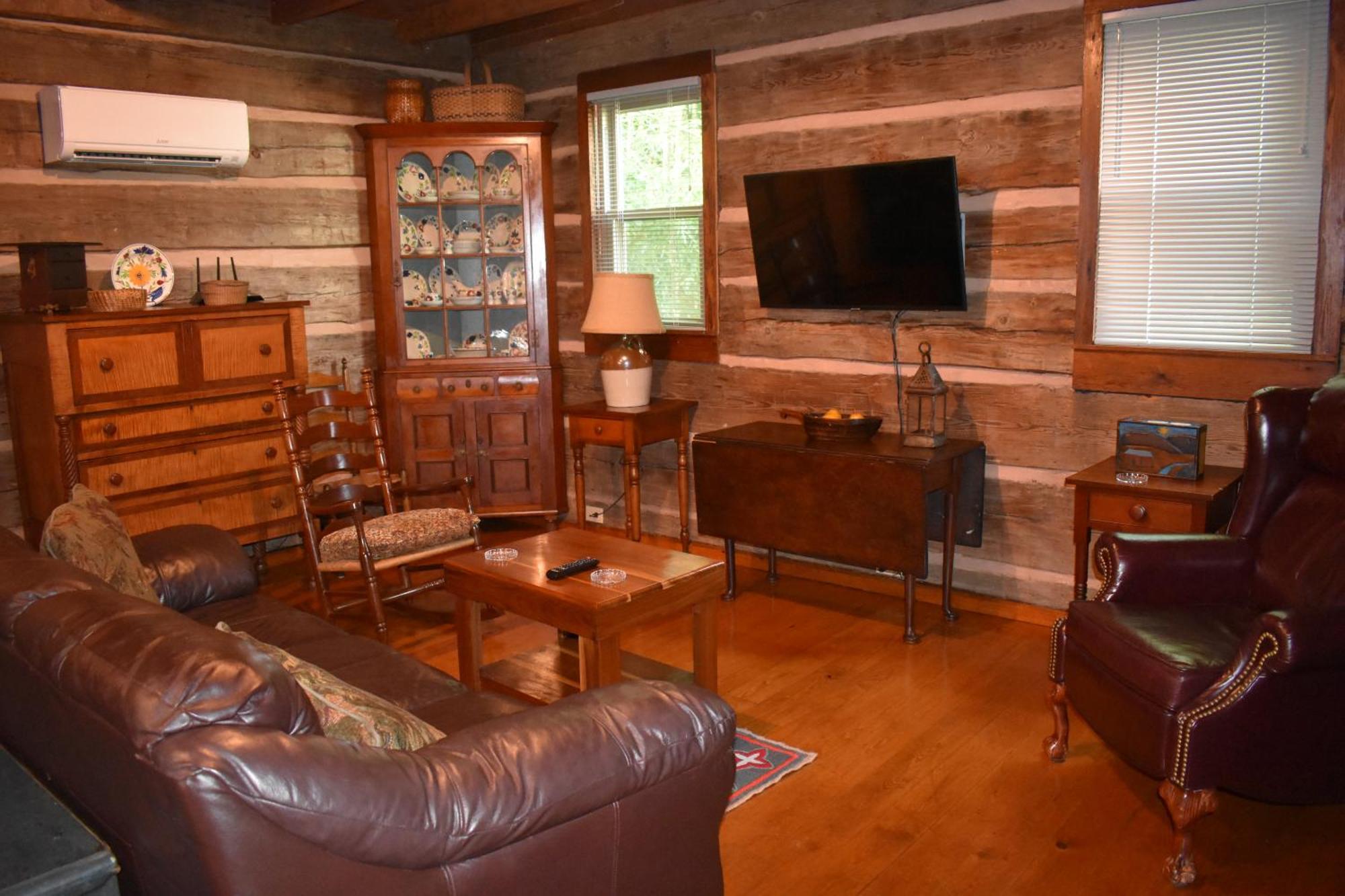 Restored1850S Log Cabin, With Gazebo And Gardens! 1 Mile To Downtown Вівервілл Екстер'єр фото