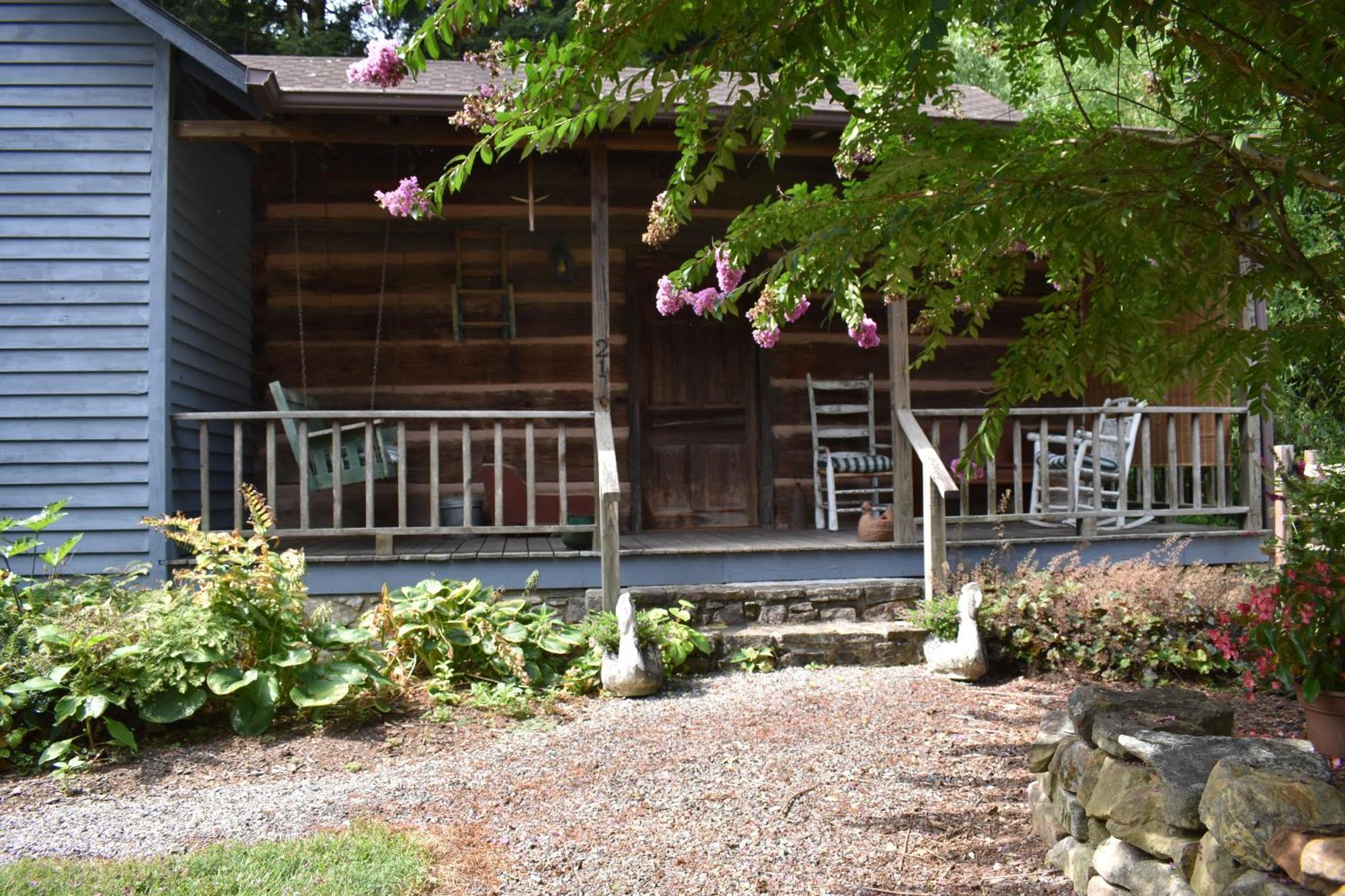 Restored1850S Log Cabin, With Gazebo And Gardens! 1 Mile To Downtown Вівервілл Екстер'єр фото
