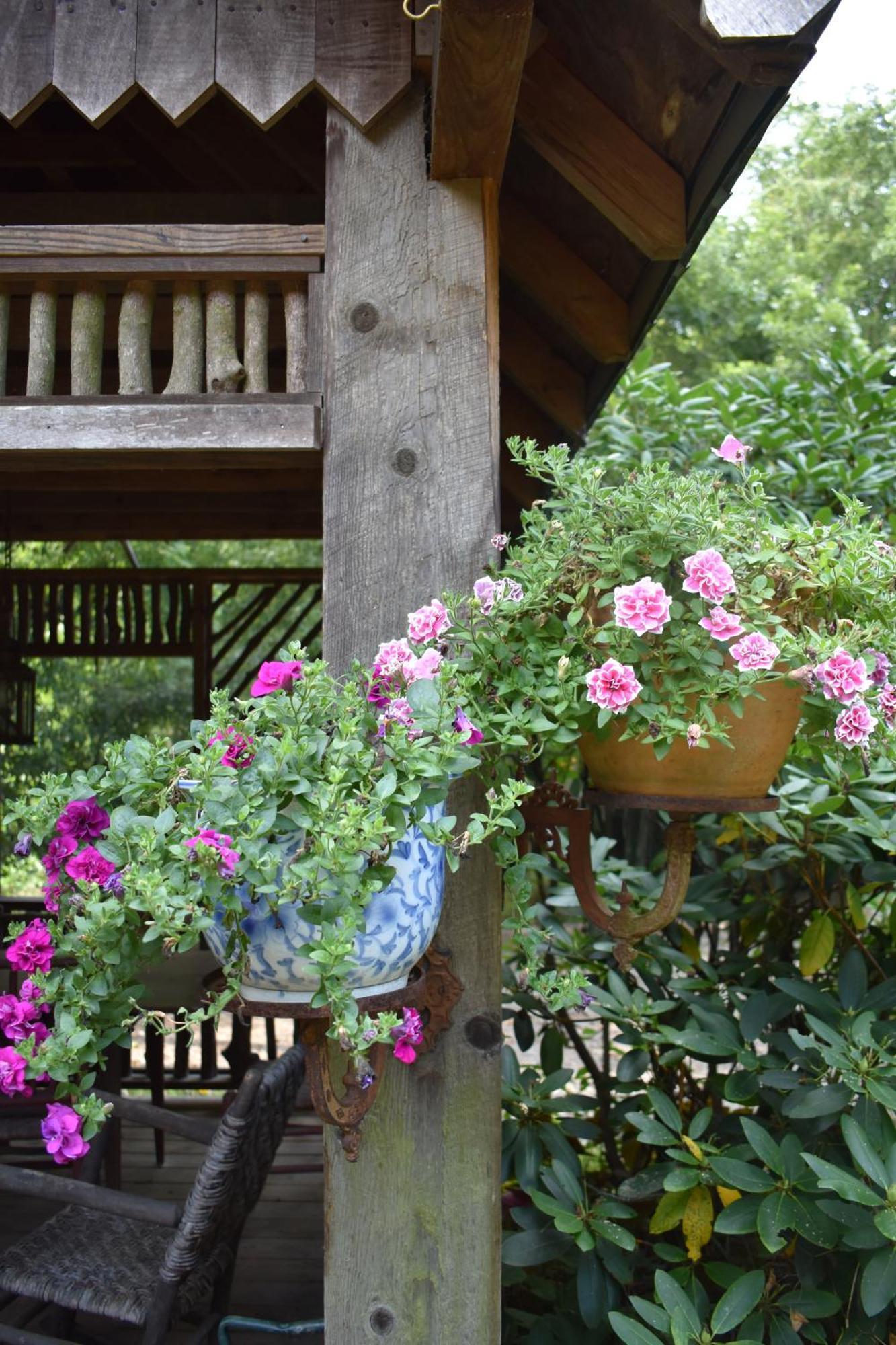 Restored1850S Log Cabin, With Gazebo And Gardens! 1 Mile To Downtown Вівервілл Екстер'єр фото
